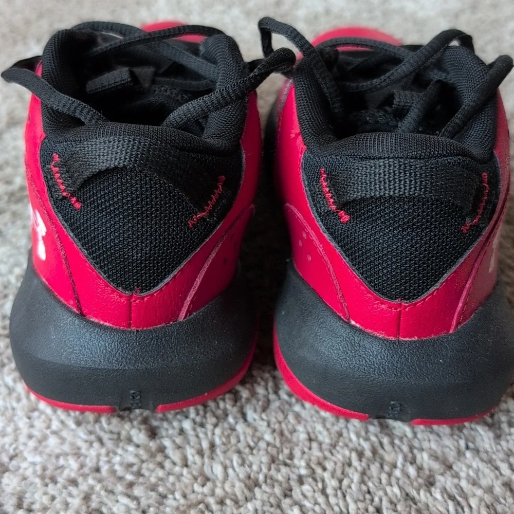 Under Armour Youth Basketball Shoes - Picture 4 of 11